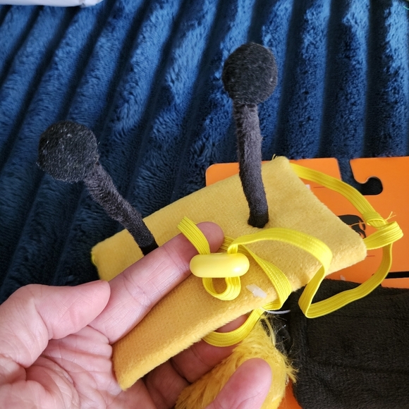 Hyde & Eek! Boutique Pet Bee Costume Vest W/ Rwflective Wings Headpiece Medium - Picture 4 of 7